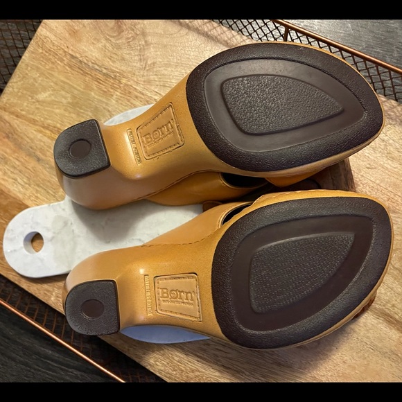 Adorable BORN Slip-on Heels, size 7 - Picture 3 of 5